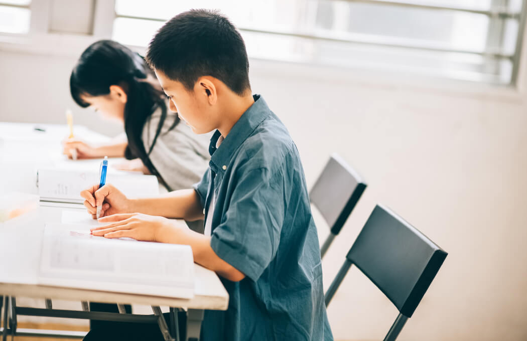 小学生コース：１クラス５名の定員制で応用力を育成する添削指導